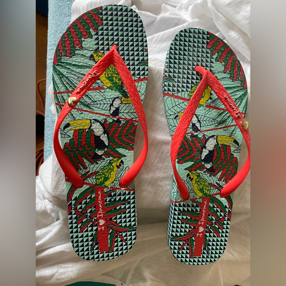 Ipamema flip flops Size 11 - almost New